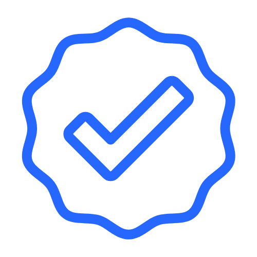 Icona blu di un badge con un segno di spunta al centro, simbolo di qualità, autorità ed esperienza.